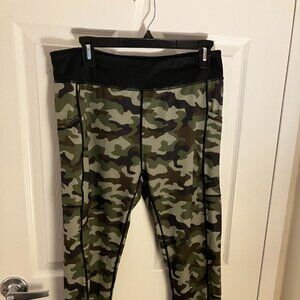 Constantly Varied Gear Reversible Camo Leggings XL